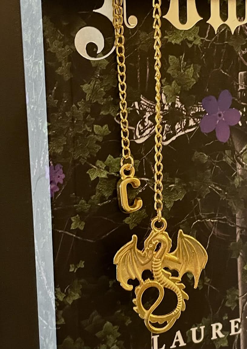 The Archivist’s Dragon Golden - eget valg af bogstav