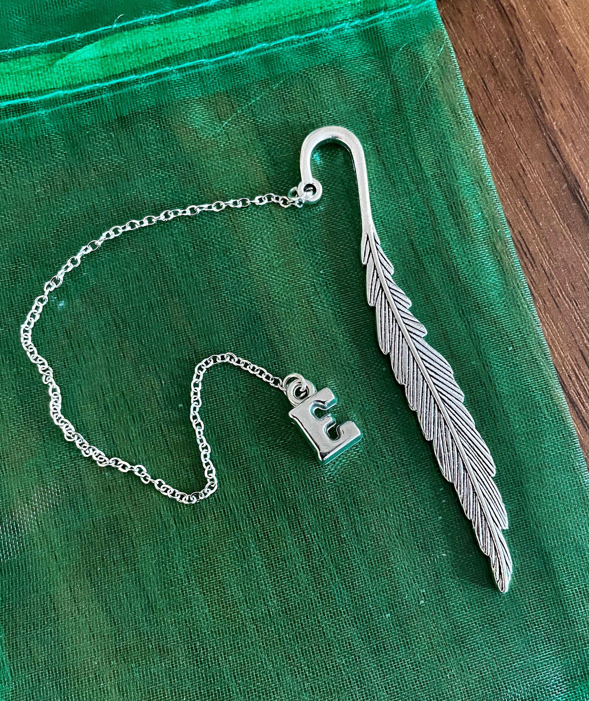 The Archivist's Feather Silver - Eget valg af bogstav