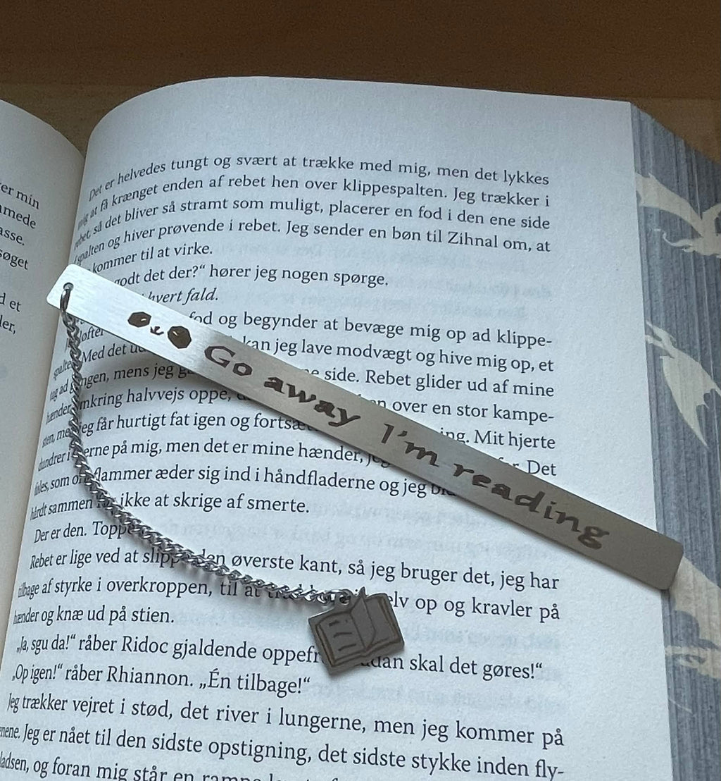 📖 “Go away I'm reading” Bogmærke